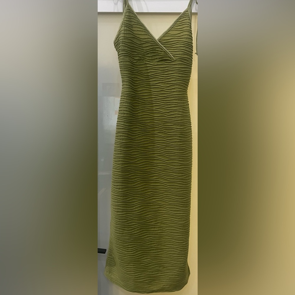 SHEIN Elegant Olive Green Textured Dress Size Small